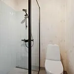 Vakantiehuis Charming Newly Built 300 M From