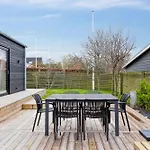 Charming Newly Built 300 M From Vakantiehuis