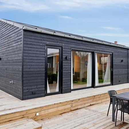 Charming Newly Built 300 M From Dom wakacyjny *