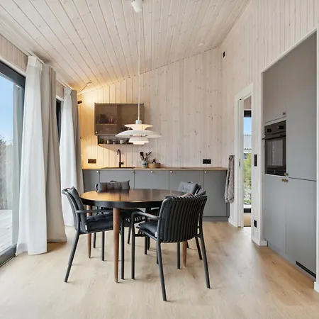 Charming Newly Built 300 M From Karrebæksminde